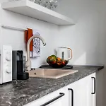 Palace Of The Parliament Rainforrest 1br Apartman