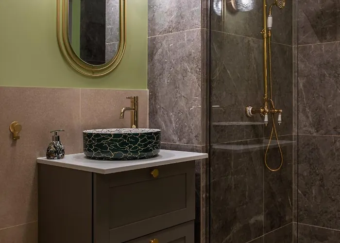 Palace Of The Parliament Rainforrest 1br * Bukarest