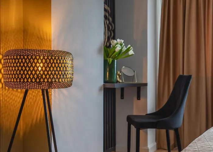 Palace Of The Parliament Rainforrest 1br Bucareste