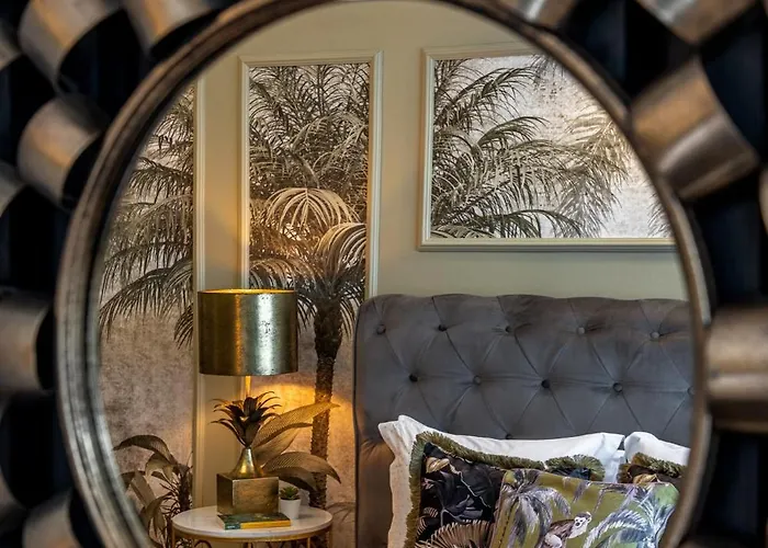 Palace Of The Parliament Rainforrest 1br شقة