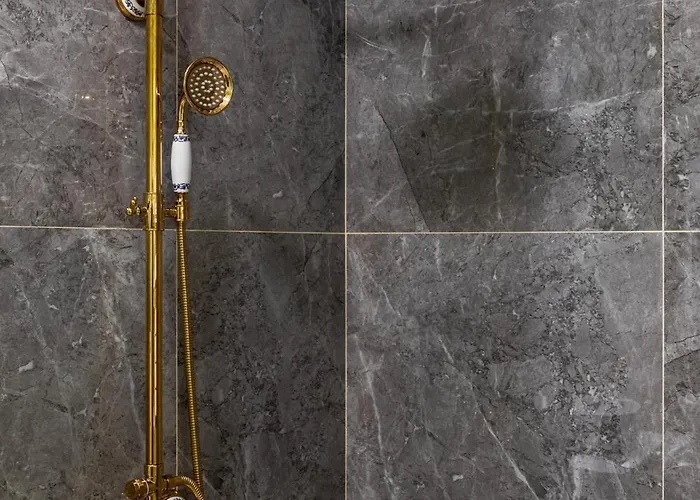 Palace Of The Parliament Rainforrest 1br