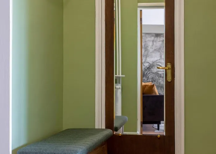 Palace Of The Parliament Rainforrest 1br *